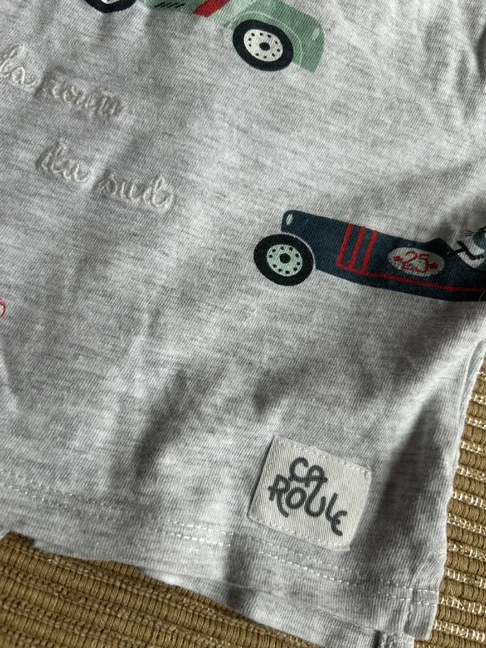 T-shirt taille 1 mois - photo numéro 3