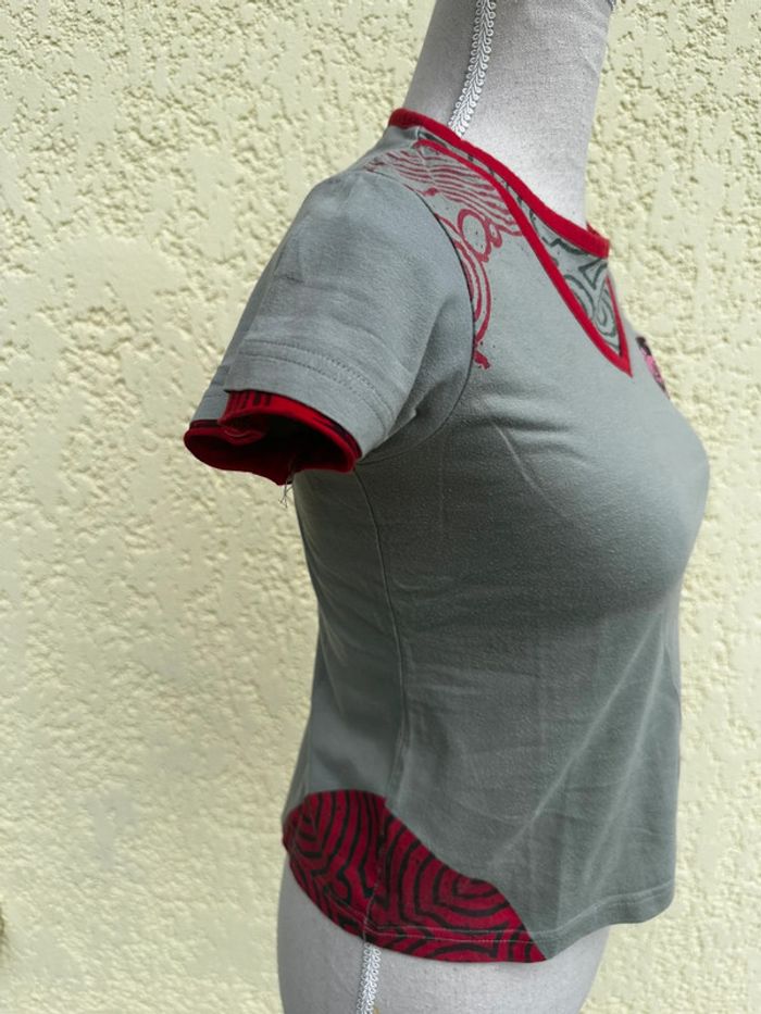 🌿 T-shirt kaki enfant 12 ans – Mondaca – Motif poupée & spirales - photo numéro 5