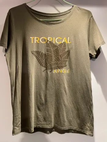 TEE shirt tropical  in extenso taille M - 38 très bon état
