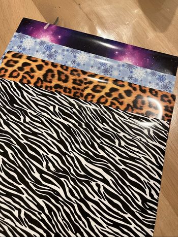 4  feuilles 25x30 cm flex thermocollants textile pré imprimés