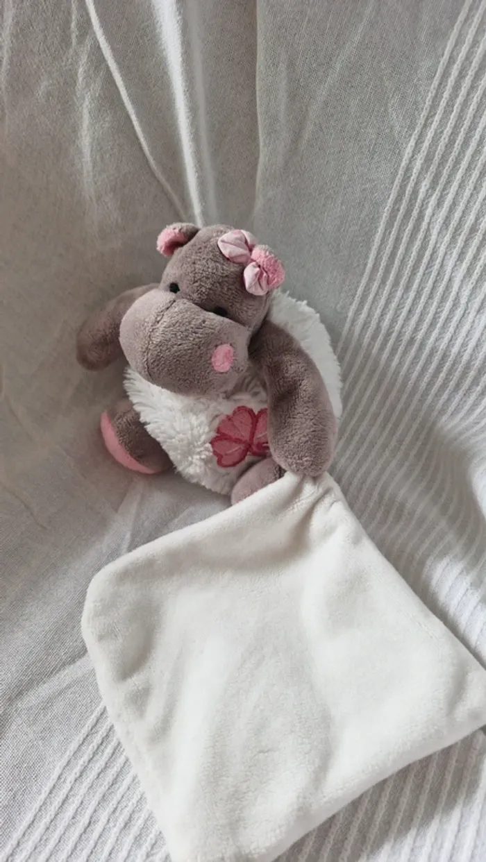Peluche  hippopotame  Babynat rose