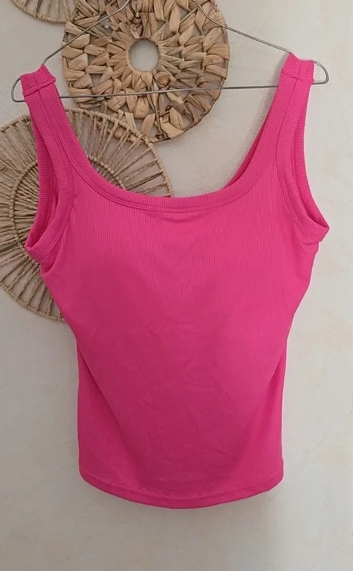 Top avec brassière rembourrée intégrée - photo numéro 4