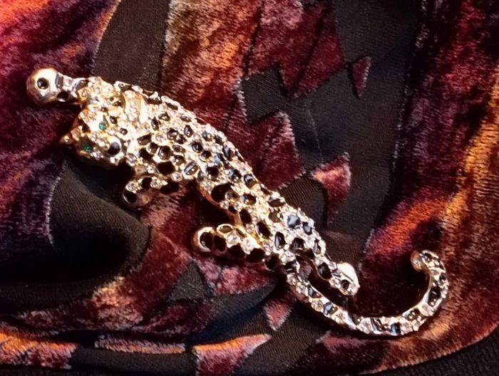 Idée cadeau 🎁 : broche panthère - photo numéro 2