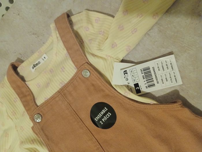 Robe fille neuve - photo numéro 2