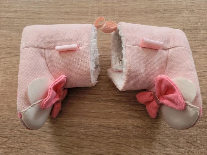 Chaussures Minnie en 0/6 mois - photo numéro 4