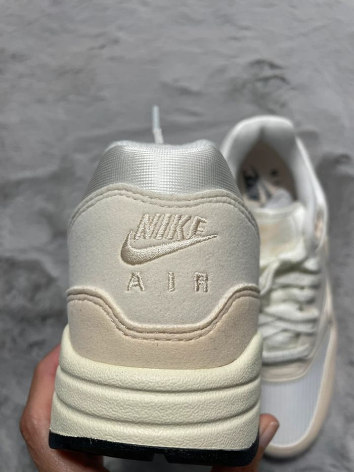 Basket Nike Air Max 1 crème - Taille 41 - photo numéro 6