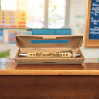 🖊️ Cadeau Personnalisé Maîtresse - Stylo en Bambou Gravé