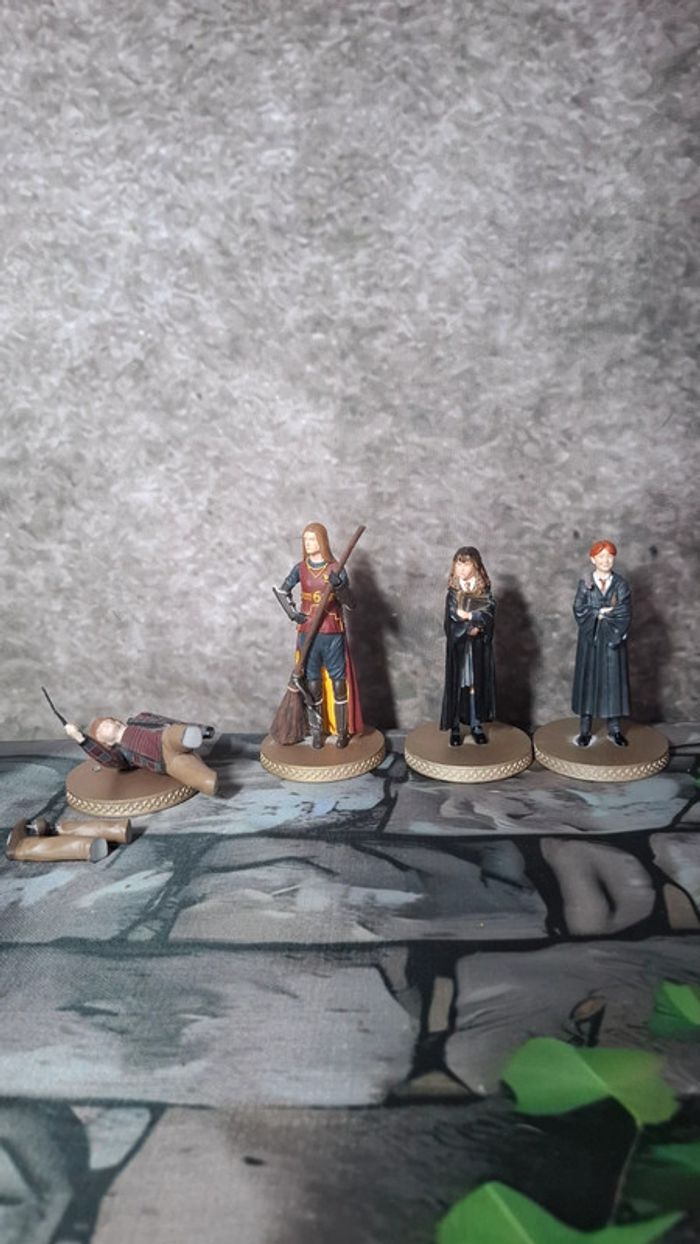 Lot 4 figurines Weasley Harry Potter