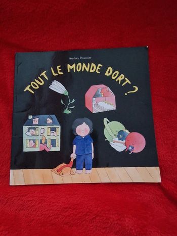 Livre tout le monde dort