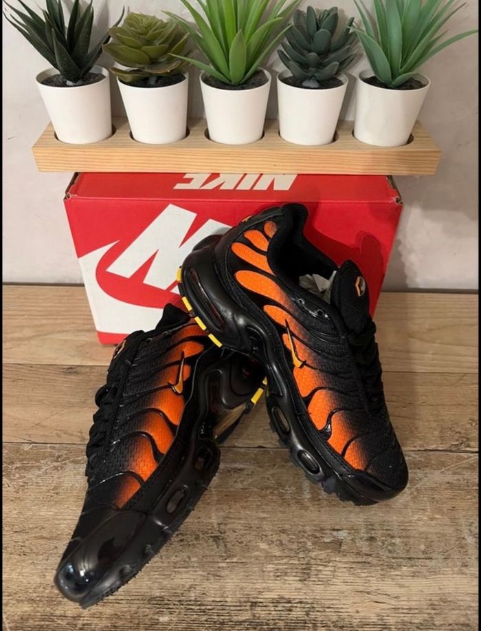 Nike tn enfant noir orange 33 - photo numéro 2