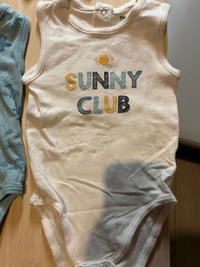 Lot 9 bodies 18mois - photo numéro 2