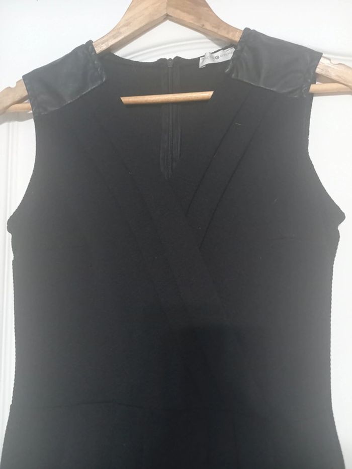 Petite robe noire - photo numéro 2