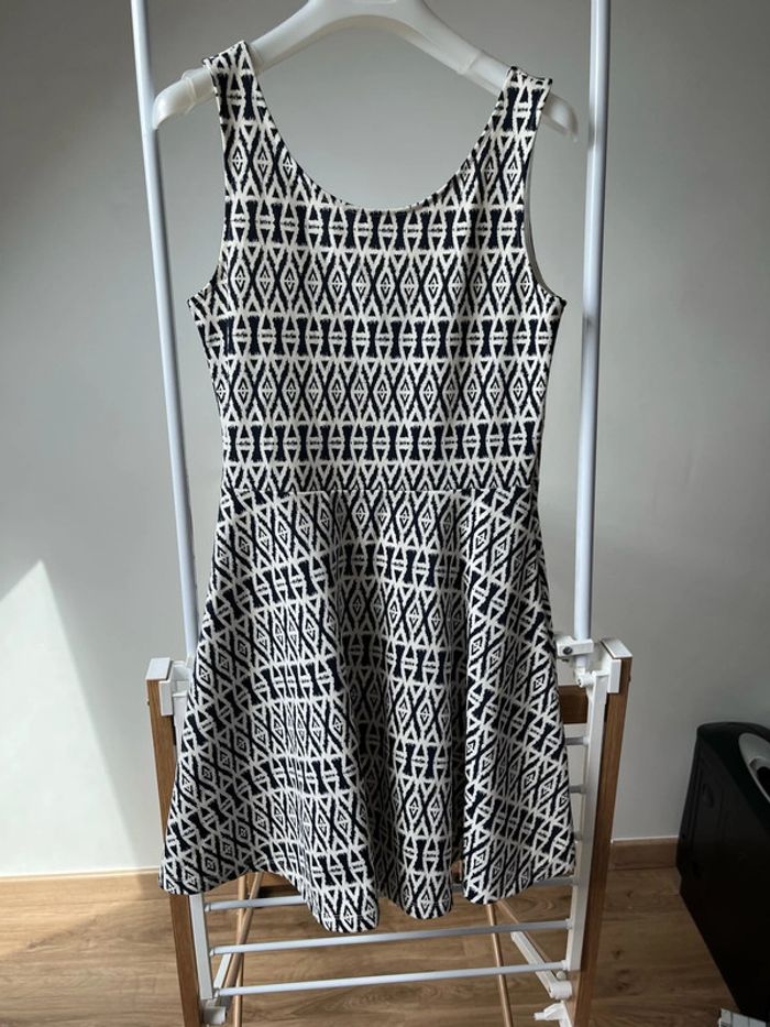 Robe à motifs femme Divided H&M taille 38 couleur bleu marine blanc état neuf
