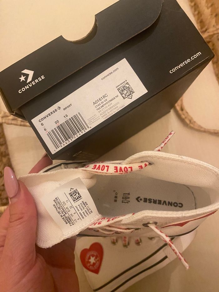 Converse blanche cœur rouge / Chuck Taylor All Star Crafted with Love T22 - photo numéro 3