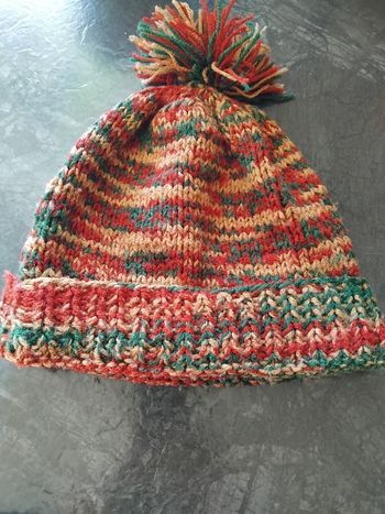 Bonnet pompon en laine fille ou garçon 10 ans