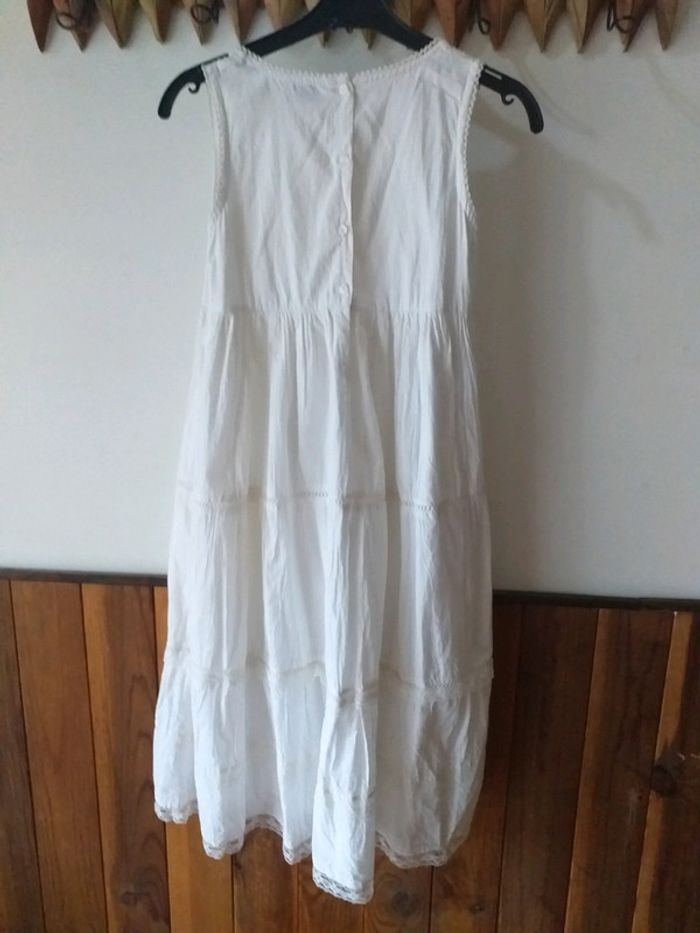 Jolie robe blanche longue doublé - photo numéro 3