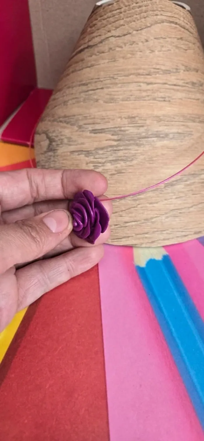 Collier rose violet fimo neuf - photo numéro 5