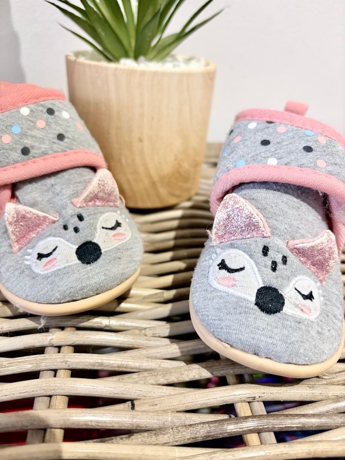 Chaussons bébé fille pointure 22 - photo numéro 2