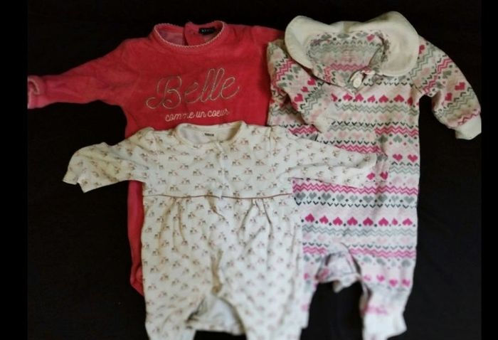 Lot de vêtements fille 1 mois - photo numéro 3