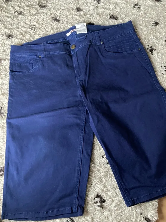 Pantacourt bleu marine