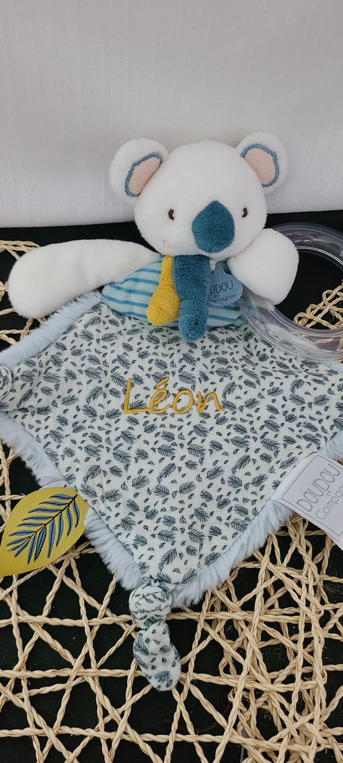Doudou & Compagnie Doudou hochet Yoca le Koala Blanc