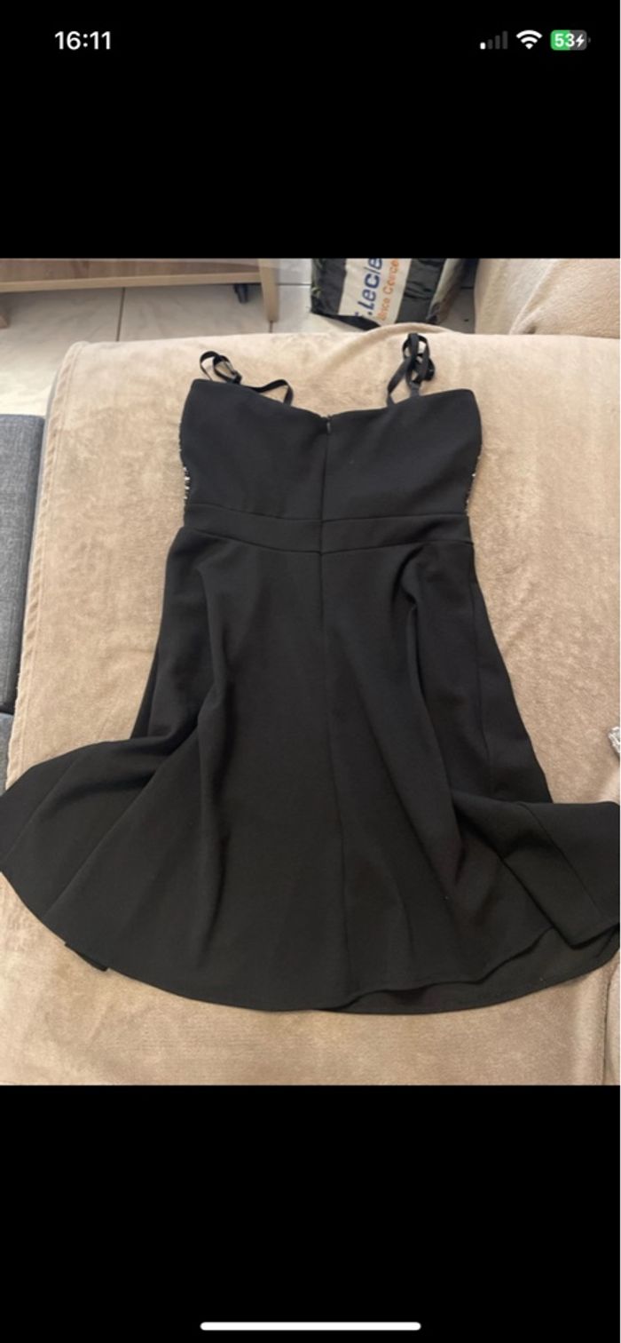 Robe noir - photo numéro 3