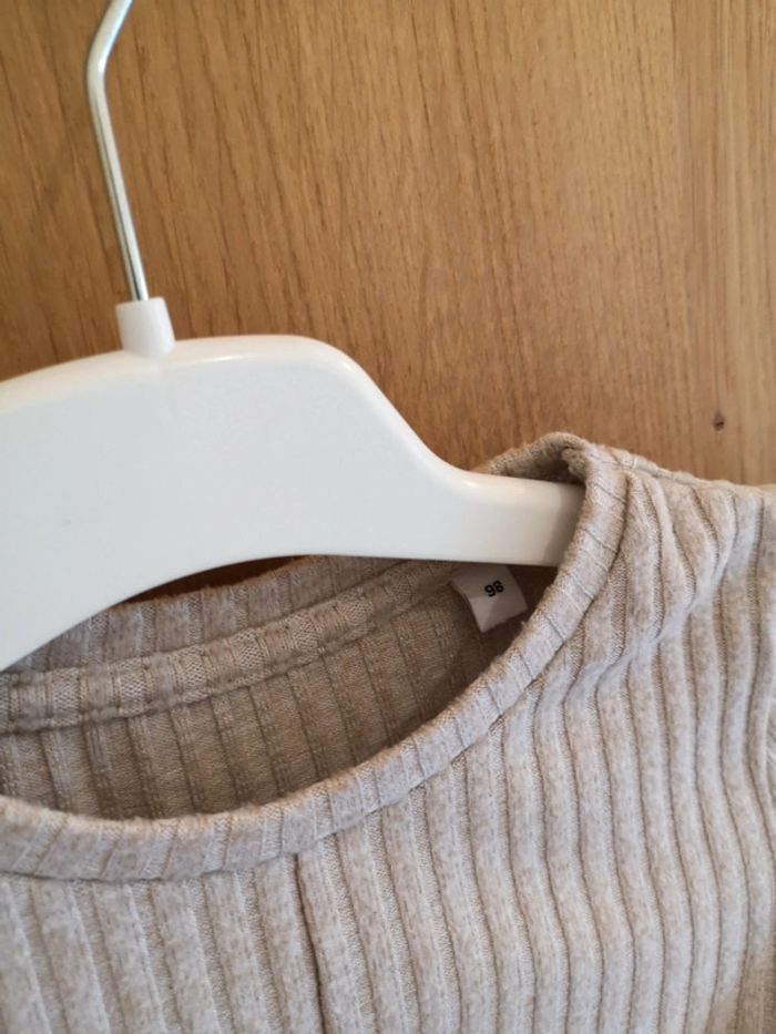 Pull en beige avec noeud en bas C&A 3 ans - photo numéro 5