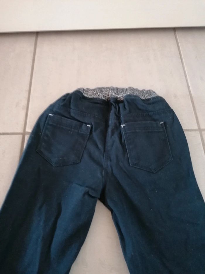 Pantalon porté une ou deux fois excellent état taille 3 ans - photo numéro 4
