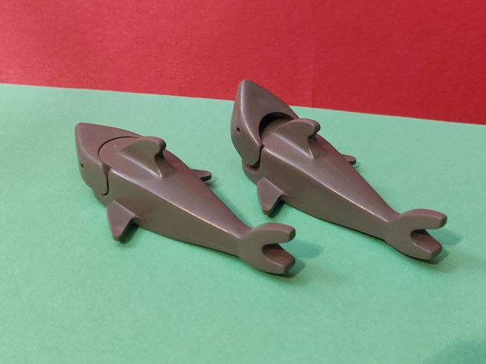 Lot 2 requins vintage gris Lego - en excellent état - vrai Lego - photo numéro 6