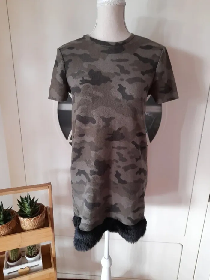 Vestido estampado con pelitos - photo numéro 2