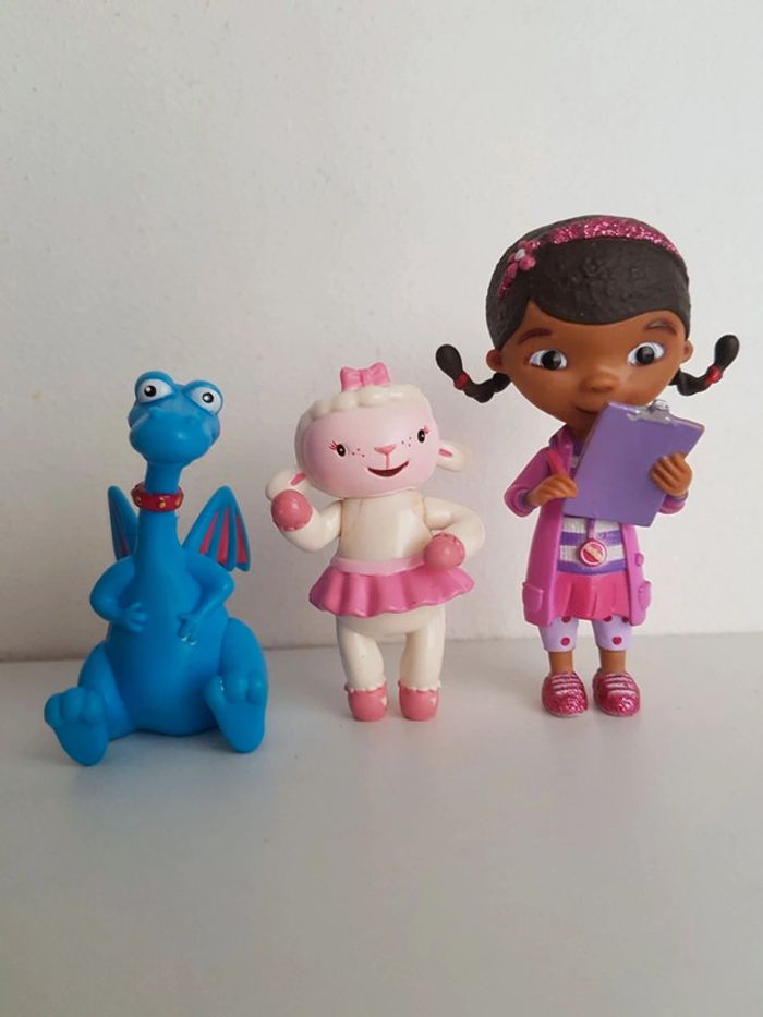 Mini univers malette Dr La peluche et ses amis Disney junior - photo numéro 2