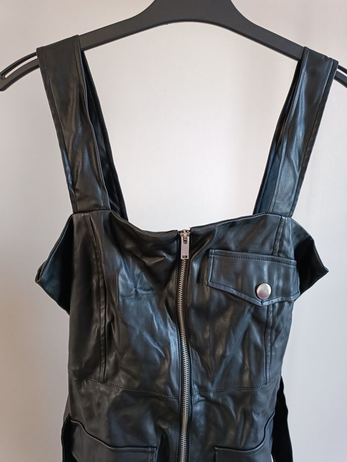 Robe noire en similicuir L - photo numéro 2
