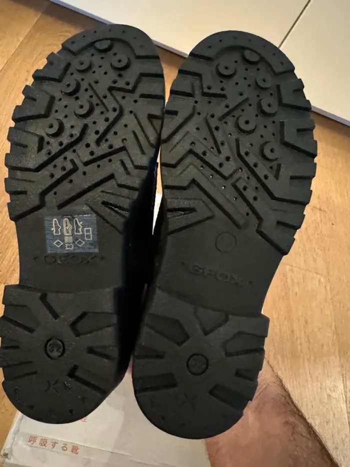 Chaussures enfants Geox J. Casey noir neuve taille 32 - photo numéro 6