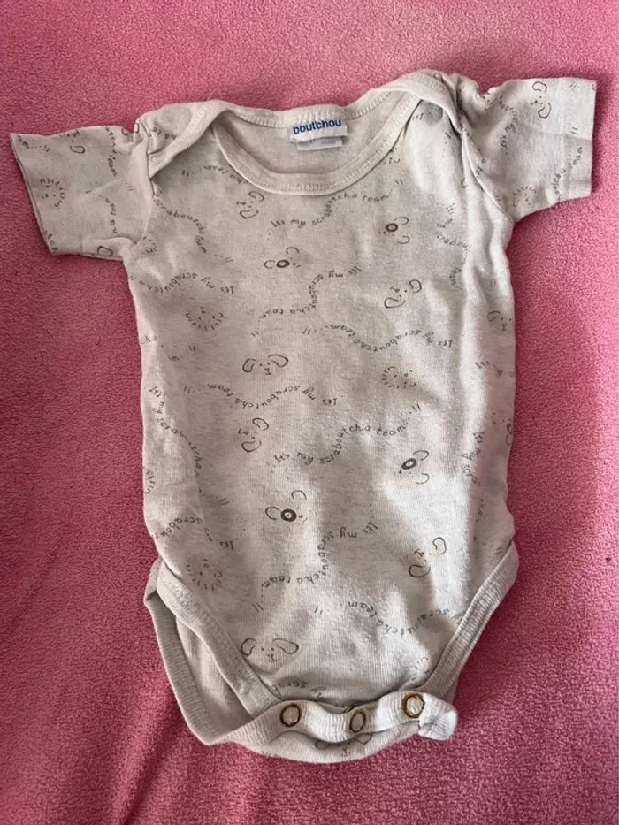 Lot de 16 bodys taille 6 mois - photo numéro 8