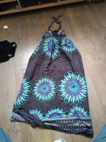 Robe dos nu à sequins