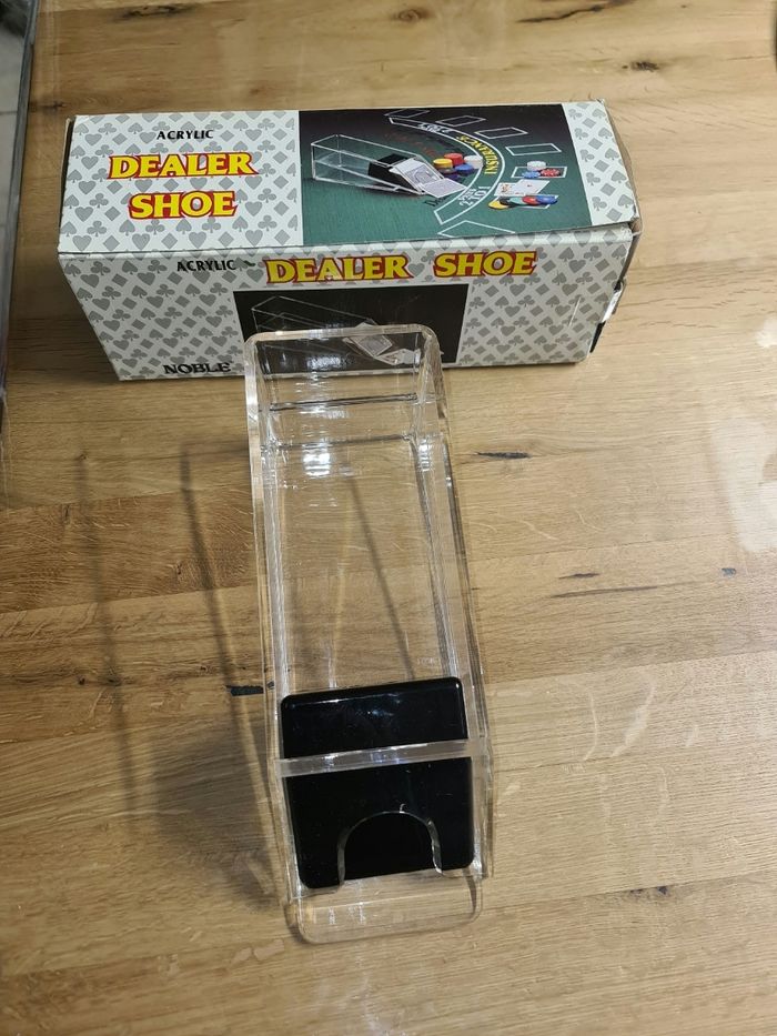 Neuf distributeur de cartes (dealer shoe) en Agrylique