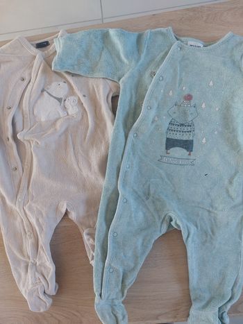 Lot 2 pyjamas