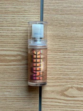 Hydro grip milk makeup