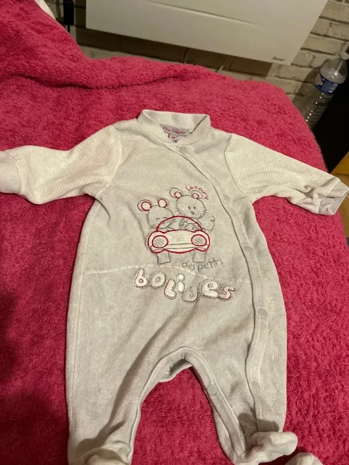 Lot pyjama 1 mois - photo numéro 5