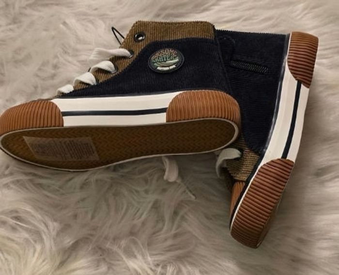 NEUVES NON PORTÉES 🏷🥰🤩💙 superbes baskets pointure 26 velours garçon 💙🤩🥰 - photo numéro 3