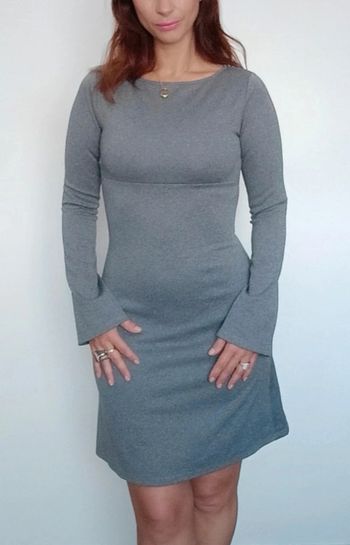 Robe grise manches longues cintrée taille 38