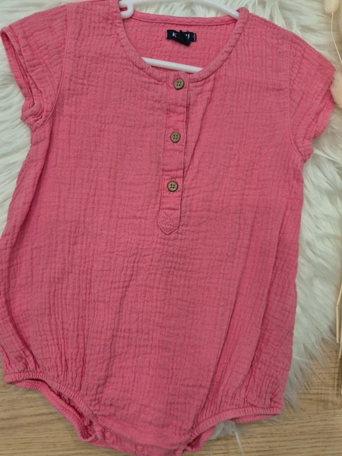 🌸 Jolie barboteuse rose Kiabi 18 mois - photo numéro 2