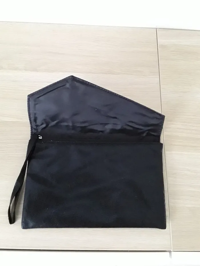 Pochette - photo numéro 2