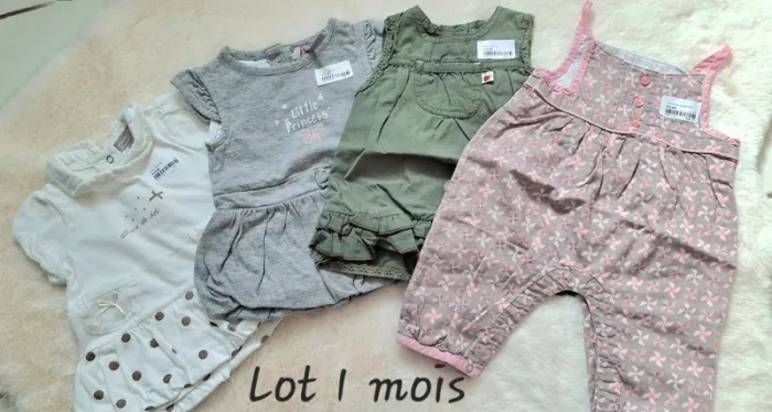 Lot taille 1 mois fille