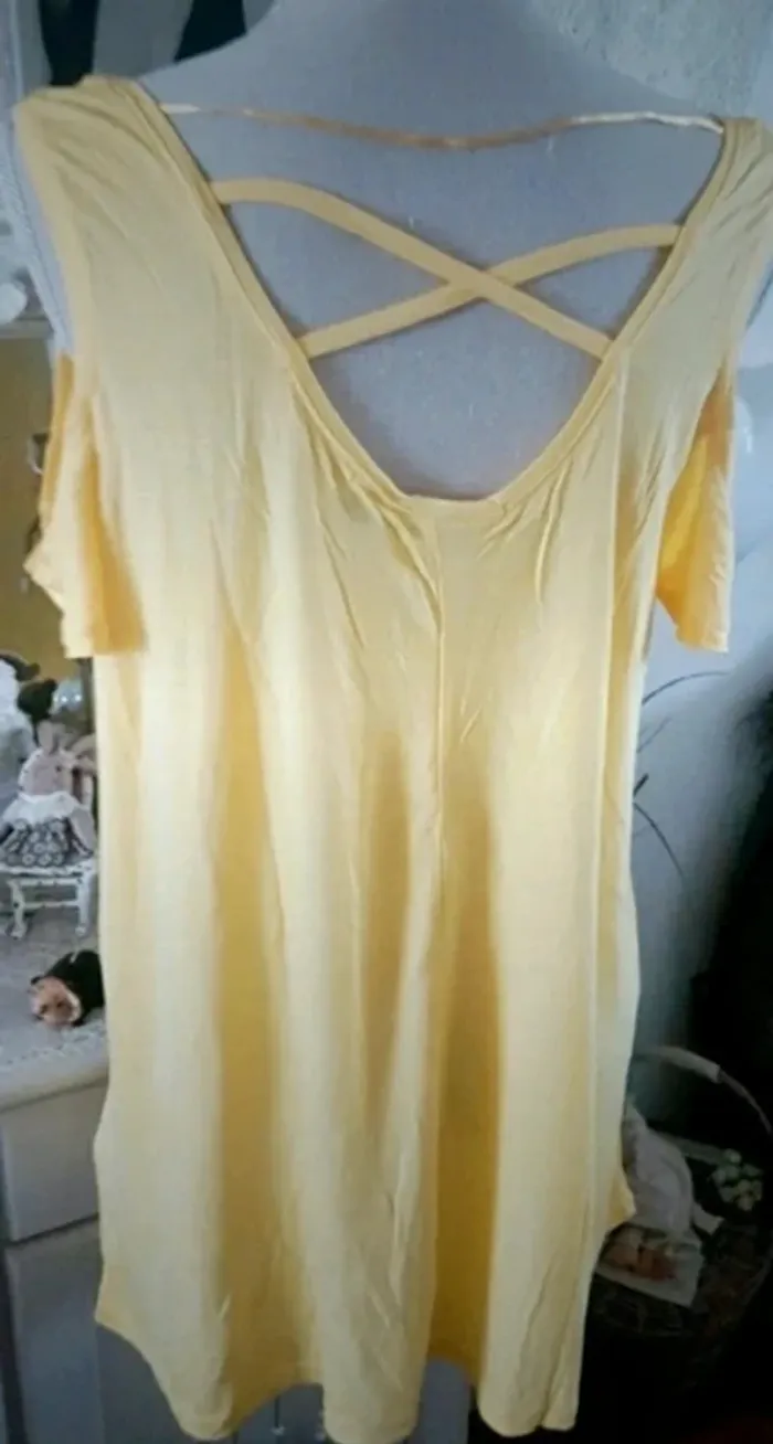 Haut jaune épaules dénudées kiabi Taille XL Neuf - photo numéro 4