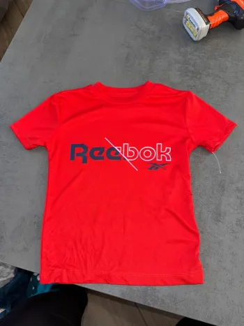 T-shirt reebok neuf