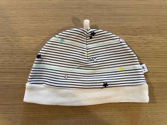 Bonnet blanc et bleu absorba naissance