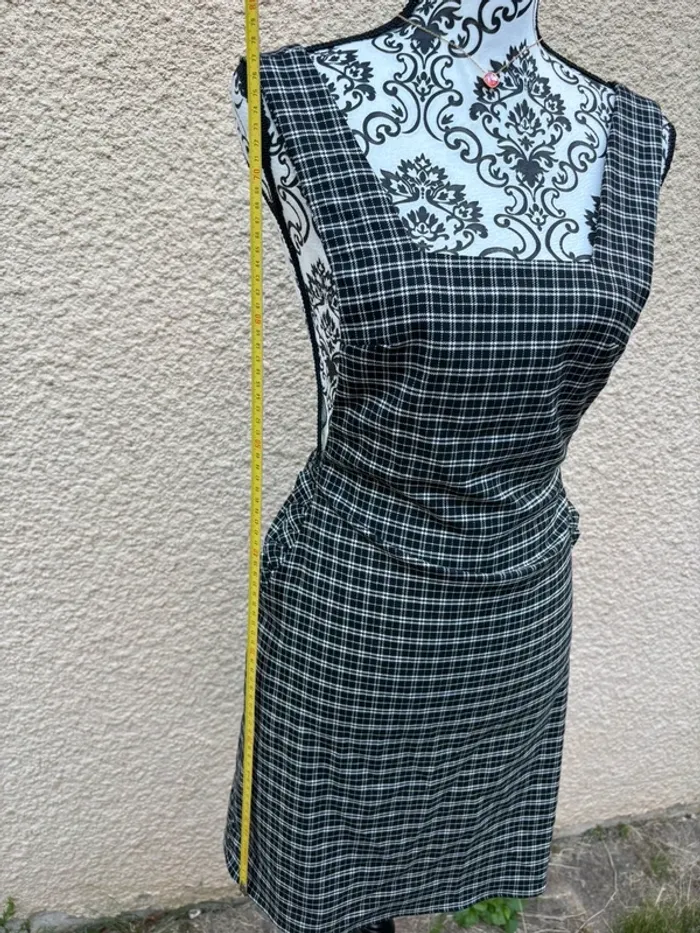 Très jolie robe noire et blanche taille S - photo numéro 8