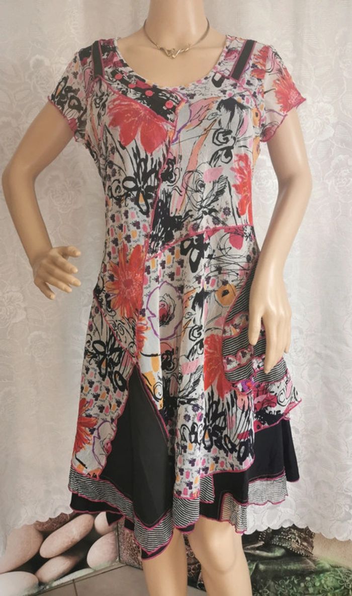 Robe. Rose fushia - bleu marine. Taille 40. Dpm