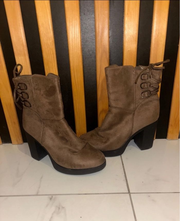 Superbe bottines en excellent état taille 40 - photo numéro 2